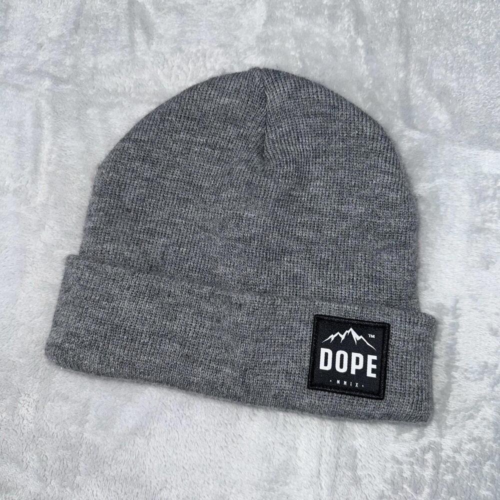DOPE snowboards Paradise Knit Beanie Cap Hat Gray Unisex One Size Winter Hat Ski